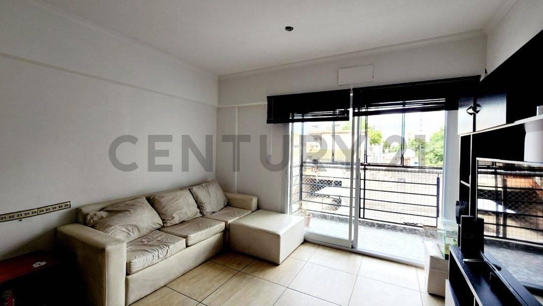 VENTA DPTO 3 AMB DOBLE BALCON CASEROS NORTE PERMUTA — foto 1