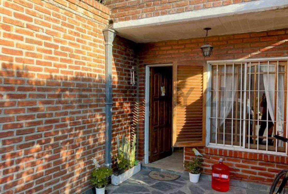 Venta/Permuta Casa 3 ambientes - Martin Coronado — foto 1
