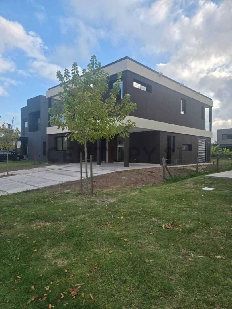 VENTA CASA UBICADA EN EL BARRIO LAS ARAUCARIAS, PUERTOS, ESCOBAR- PERMUTA — foto 1
