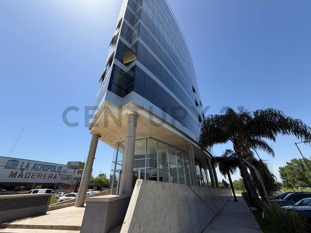 OFICINA EN ALQUILER EDIFICIO PROA ESCOBAR PREMIUM - ACEPTA PERMUTA — foto 1