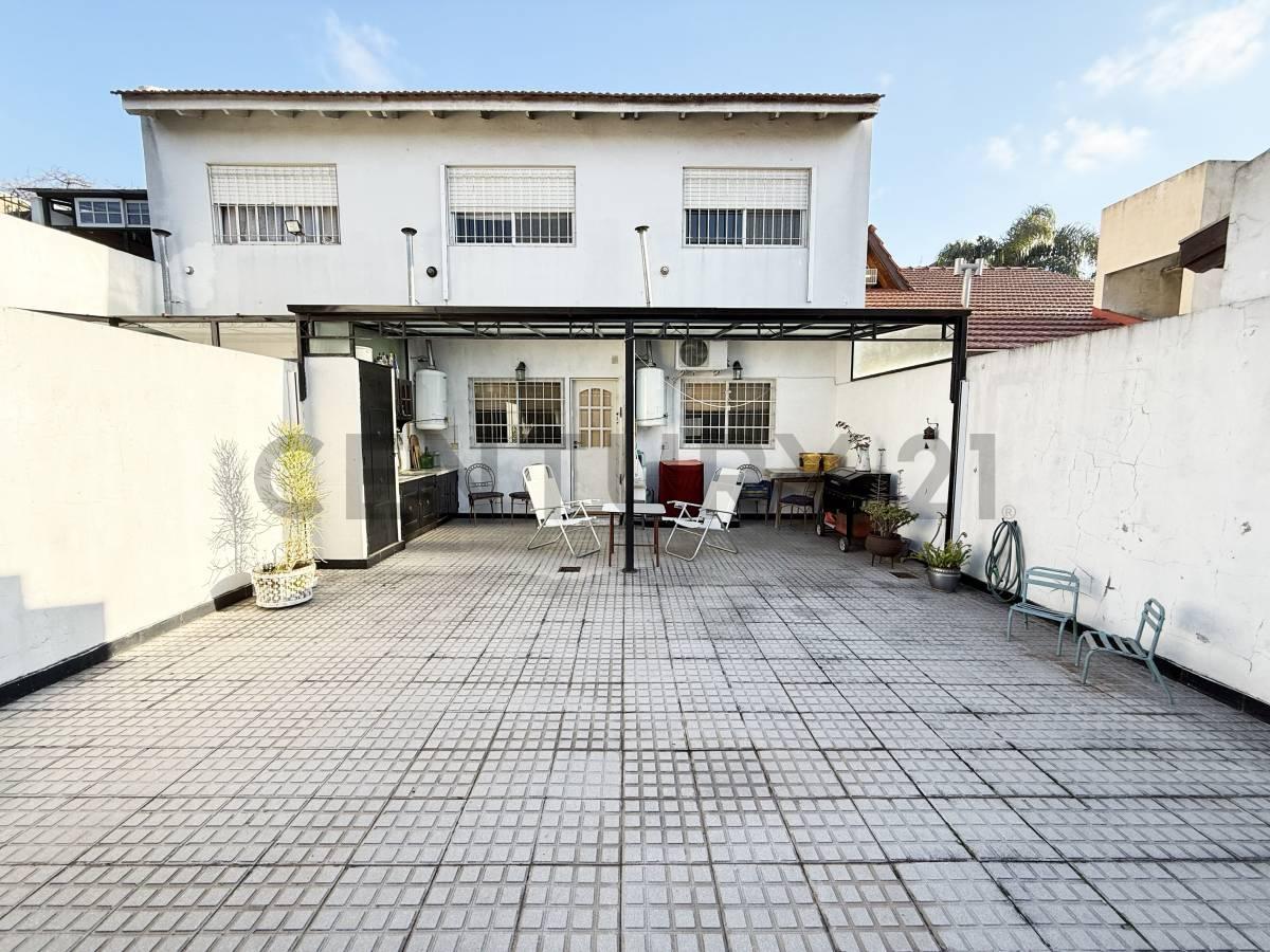 VENTA | PH AMPLIO AL FRENTE | Moron sur | Evalua permuta — foto 1