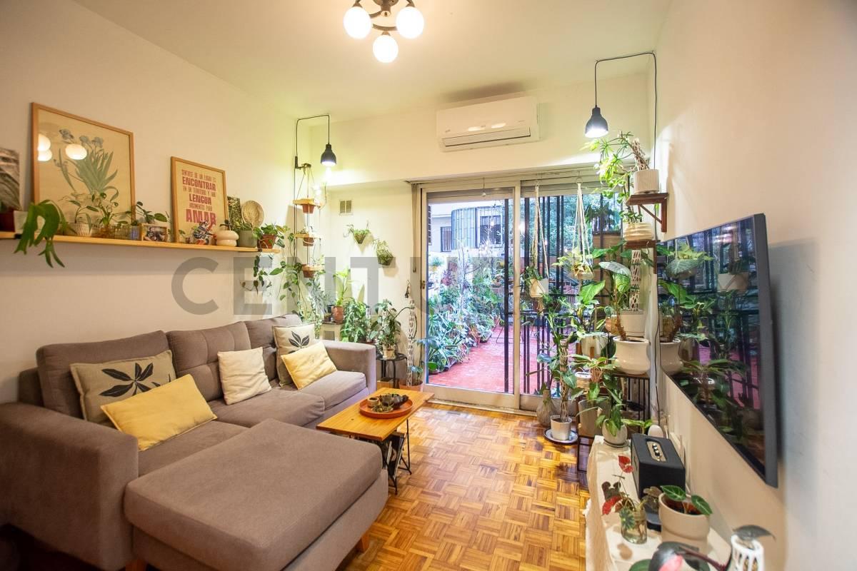 VENTA DEPARTAMENTO 2 AMBIENTES CON PATIO APTO CREDITO EN CABALLITO | PERMUTA — foto 1