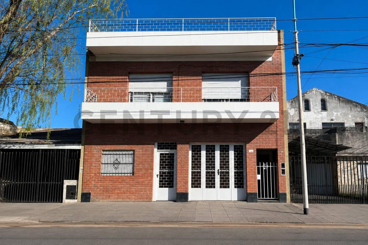 Venta Casa 5 Ambientes Caseros 325 m2 Oportunidad para Inversión o Vivienda — foto 1