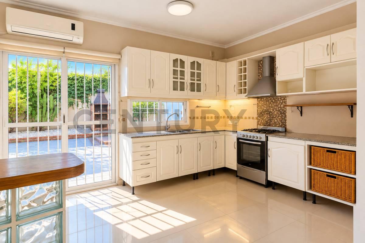 Venta Duplex 4 Ambientes Caseros Centro Cochera Patio Parrilla Apto Crédito — foto 1