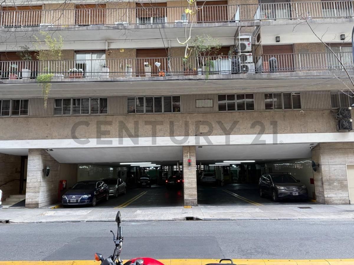 Cochera a media cuadra de Plaza Vicente López — foto 1