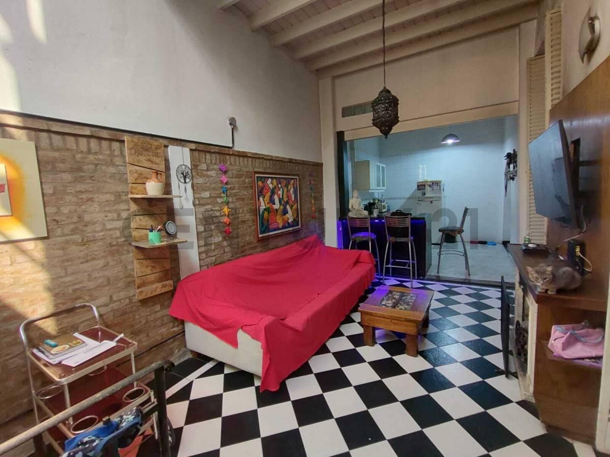 Casa de 4 ambientes en lote propio – Parque Chacabuco — foto 1