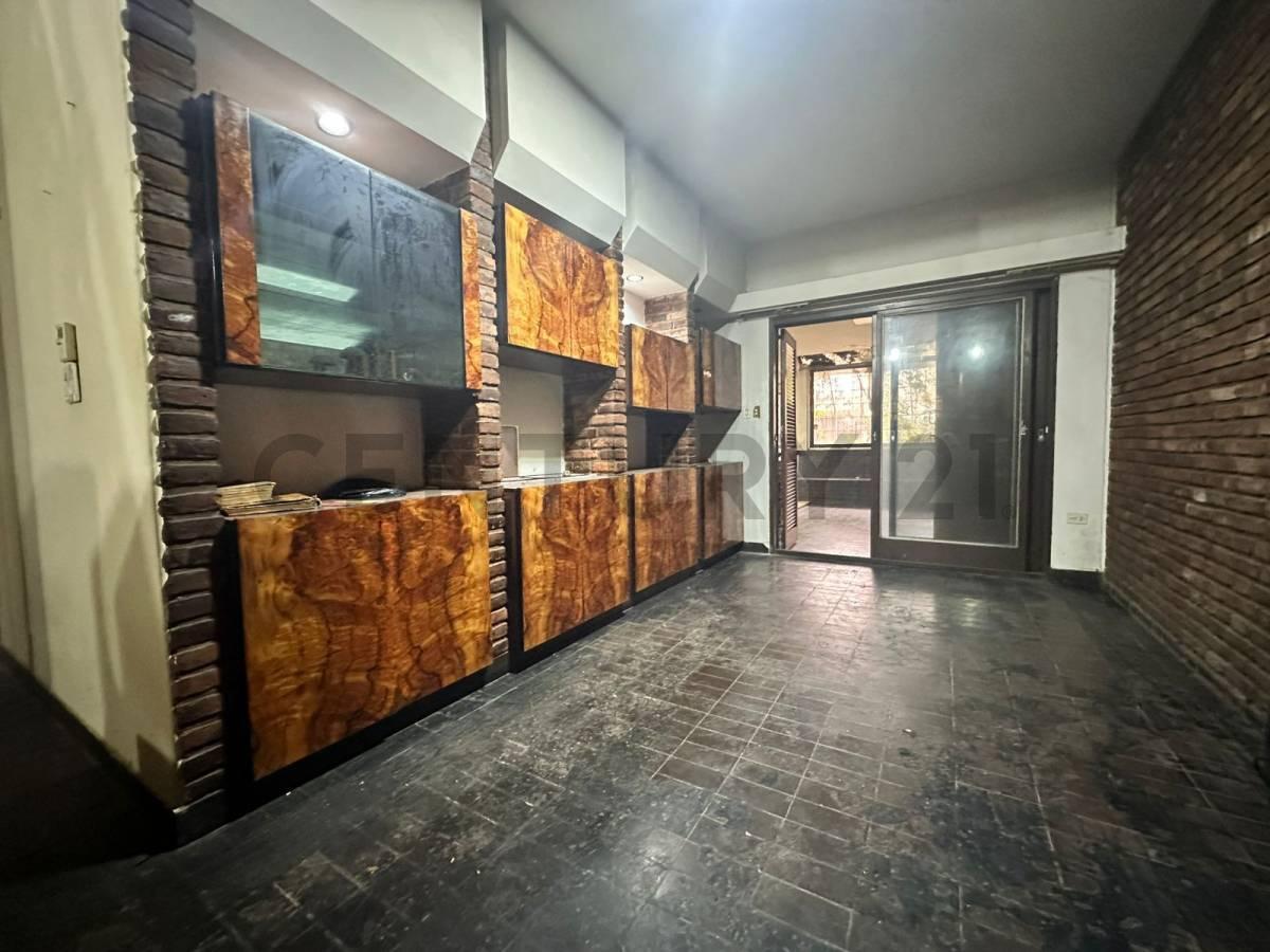 Casa de 4 ambientes en Venta en Caseros con Jardin — foto 1