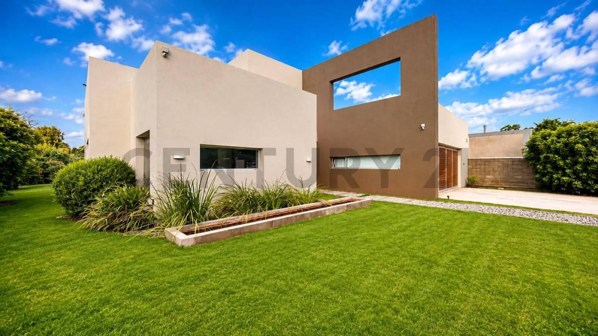Casa en Venta Barrio Los Pinares Concepción Arenal 6000 — foto 1