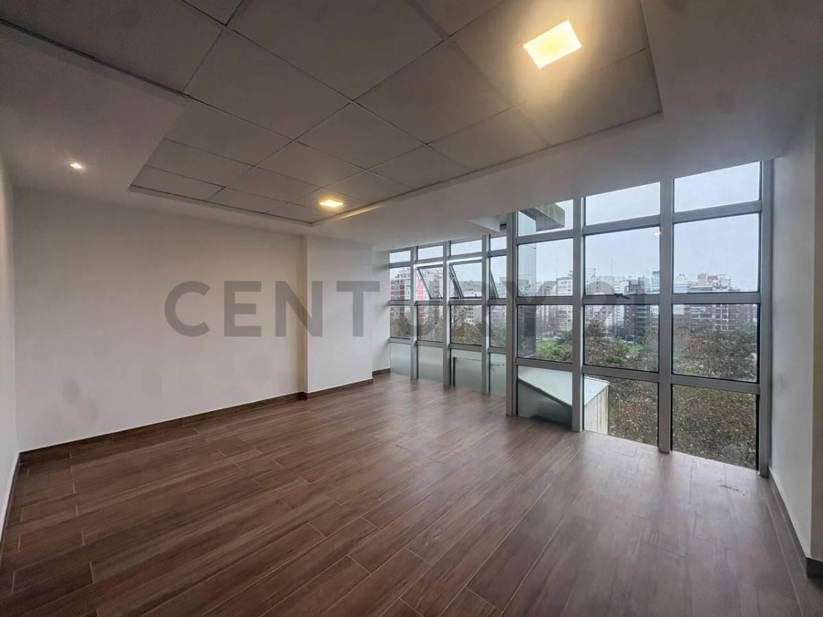 VENTA OFICINA PLAZA MITRE AL FRENTE — foto 1
