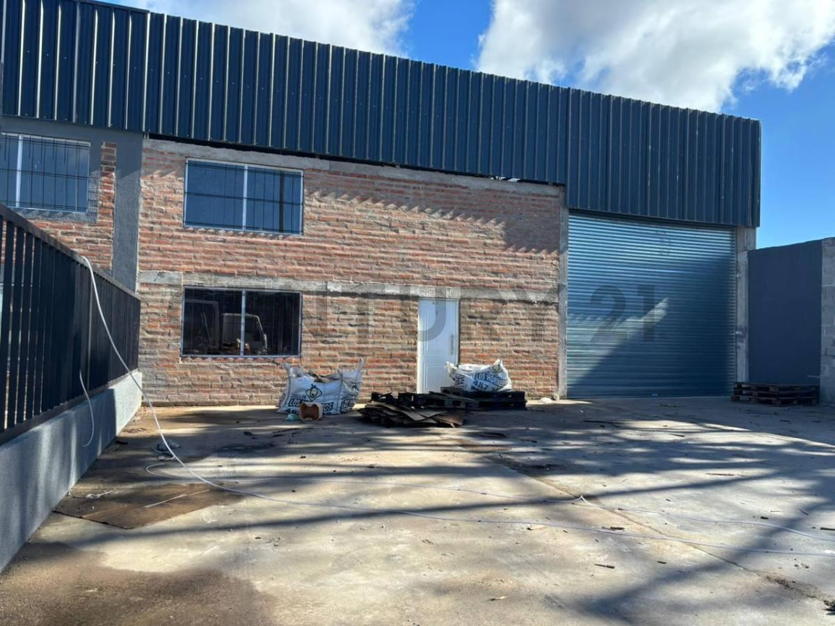ALQUILER | GALPONES | 200 M² CUBIERTOS | AV. LURO — foto 1