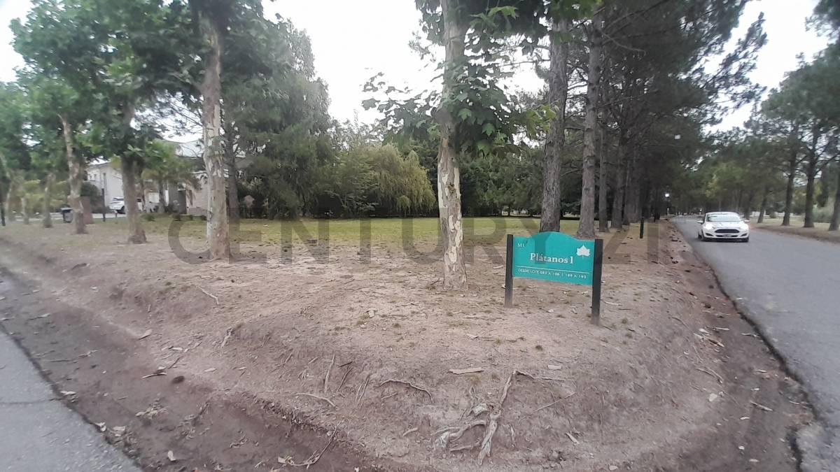 Vendemos exclusivo Lote en Club de Campo Miralagos 1 — foto 1