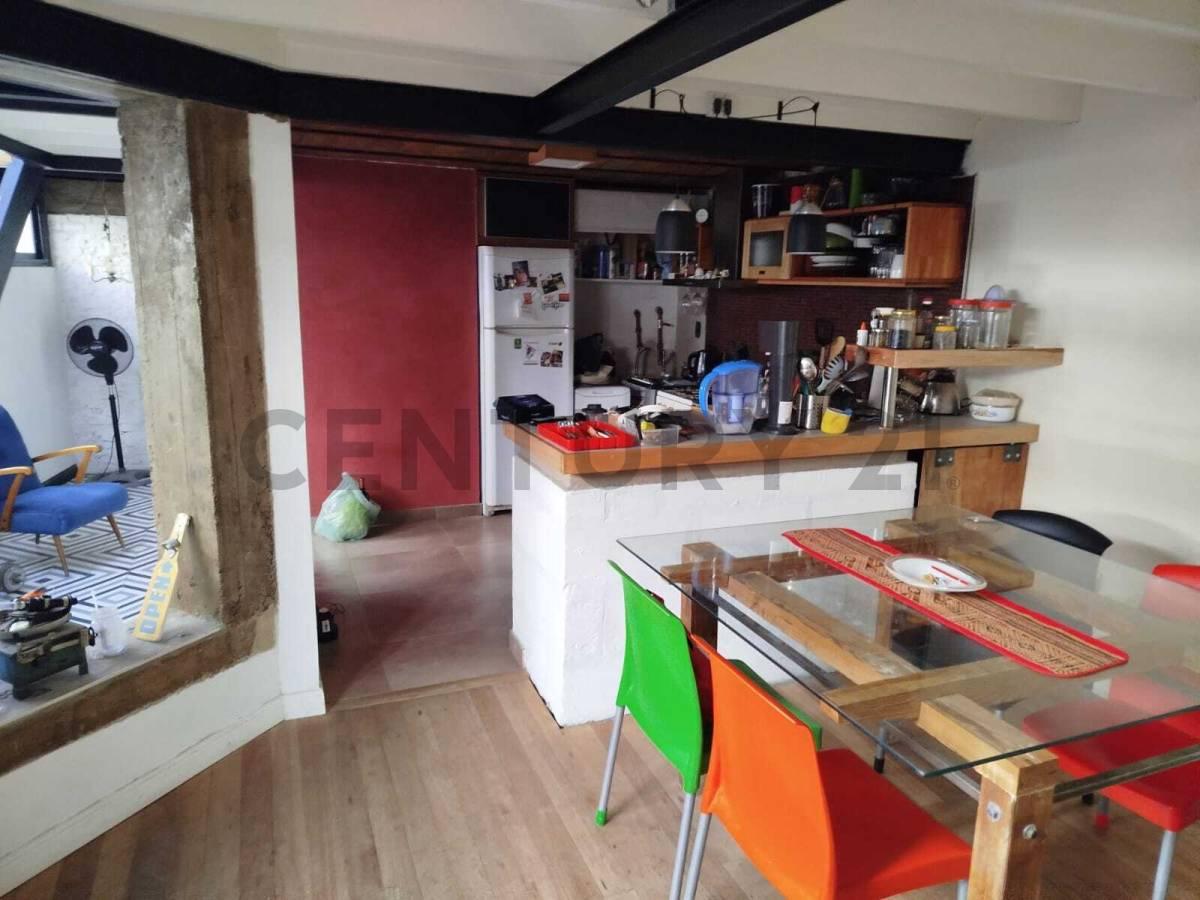 Duplex Interno 1er Piso por escalera — foto 1