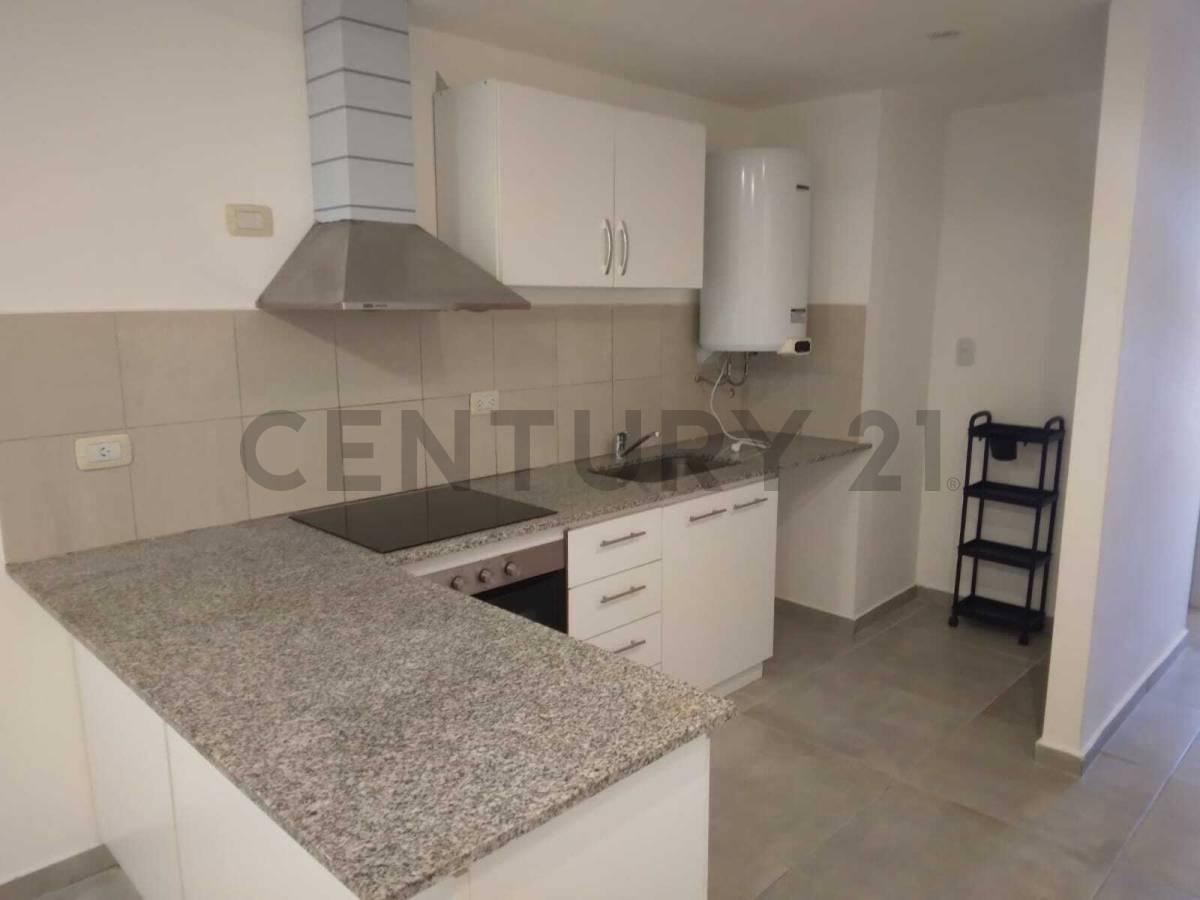 Excelente departamento de 1 dormitorio con placard — foto 1