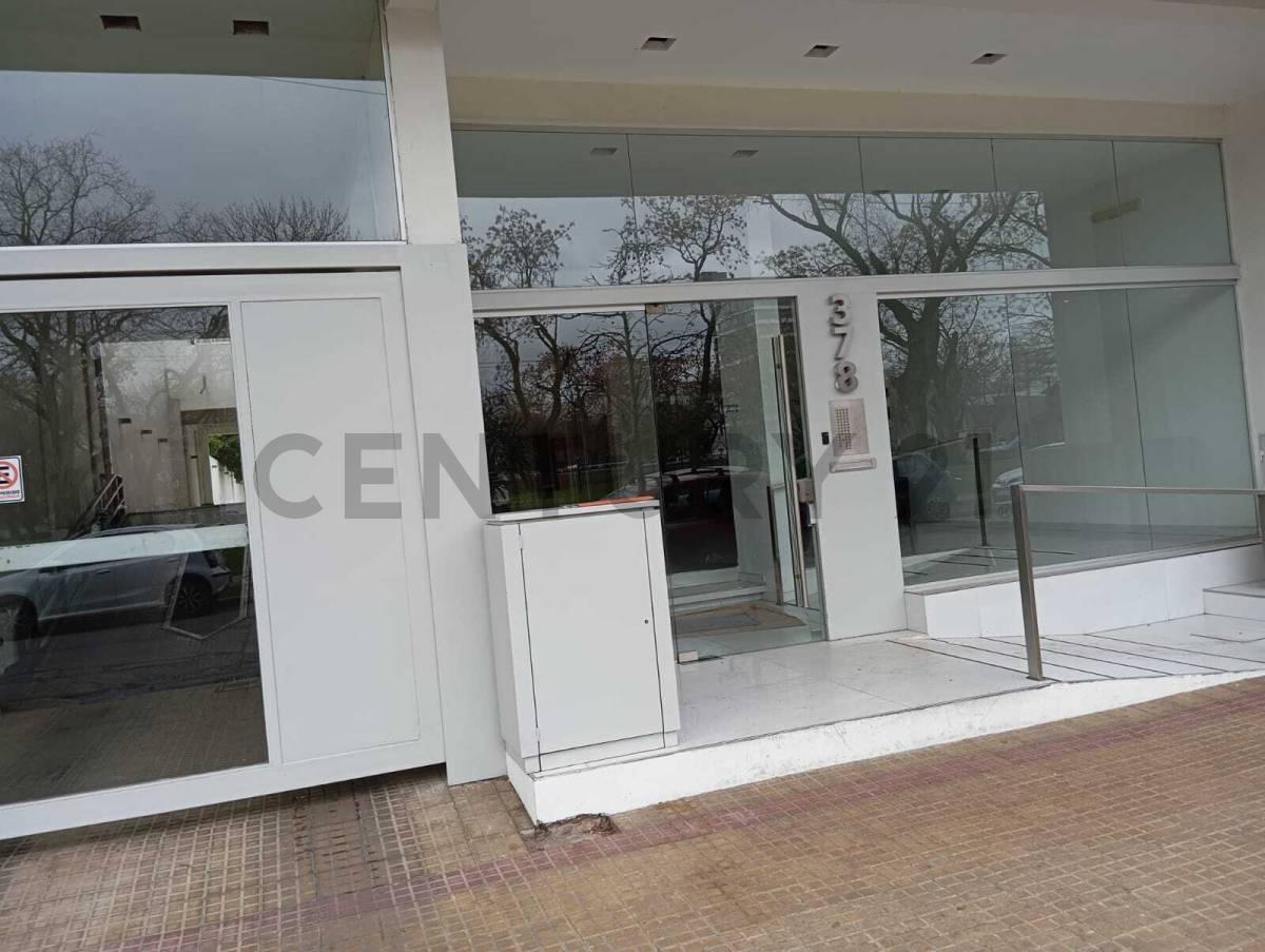 Excelente monoambiente, amplio con cocina equipada separada, baño completo. Calidad de construccion. — foto 1