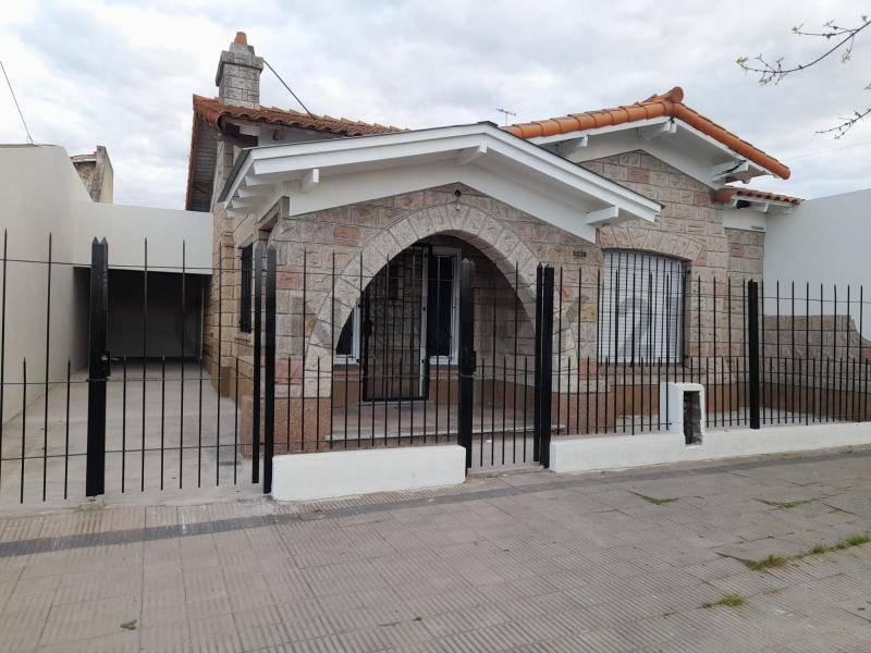 Excelente casa en una zona privilegiada de la ciudad- — foto 1