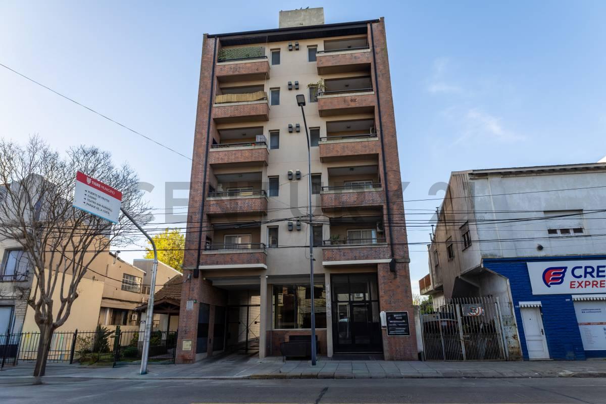 VENTA DEPARTAMENTO 3 AMBIENTES CON COCHERA IMPECABLE TIGRE CENTRO. — foto 1