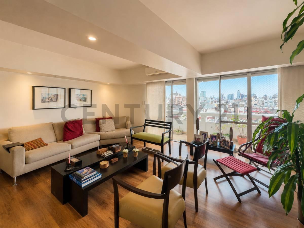 Piso alto en esquina con balcón, cochera y 2 bauleras. 192m en Recoleta — foto 1