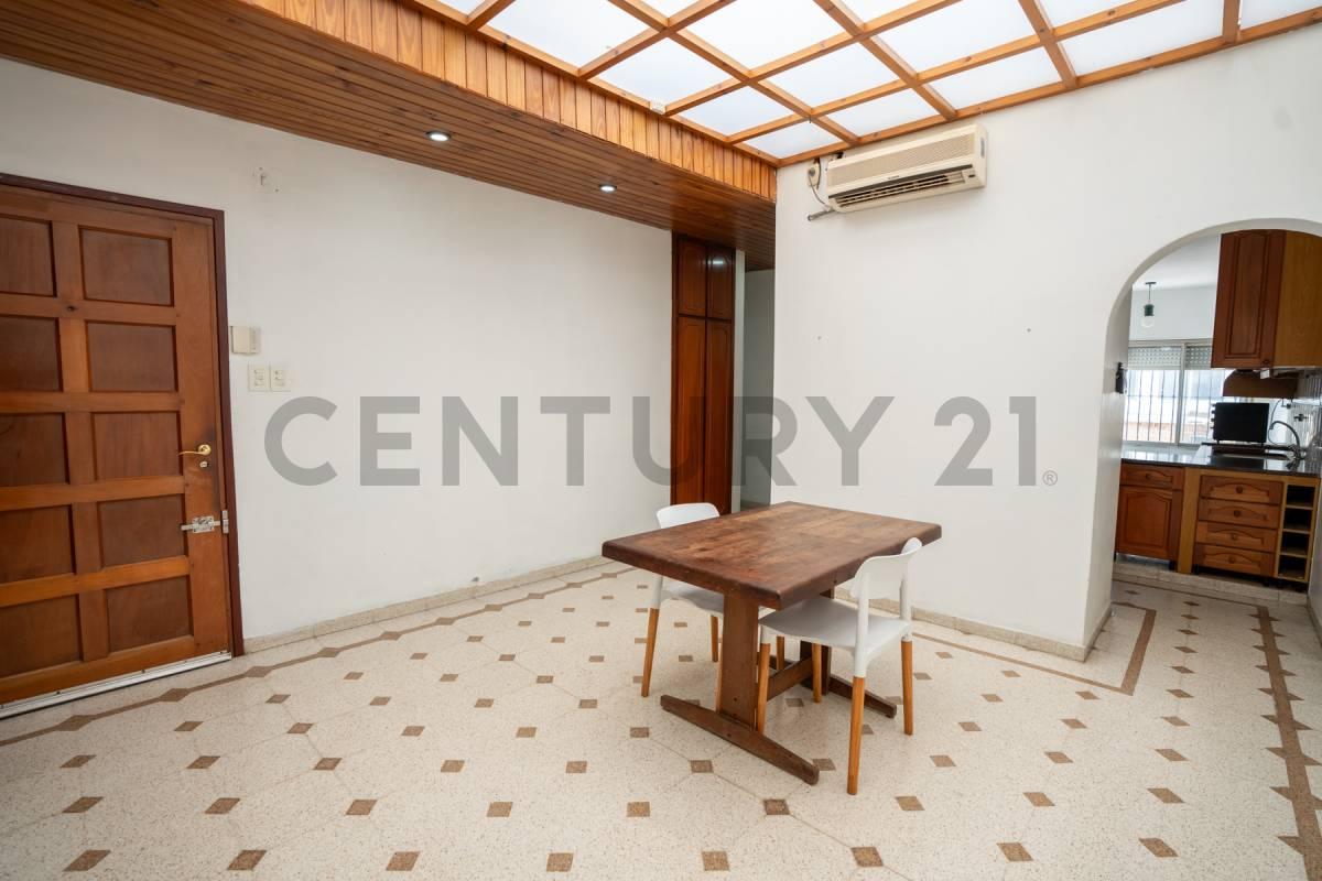 CASA EN VENTA 3 DOMITORIOS + escritorio TOLOSA — foto 1