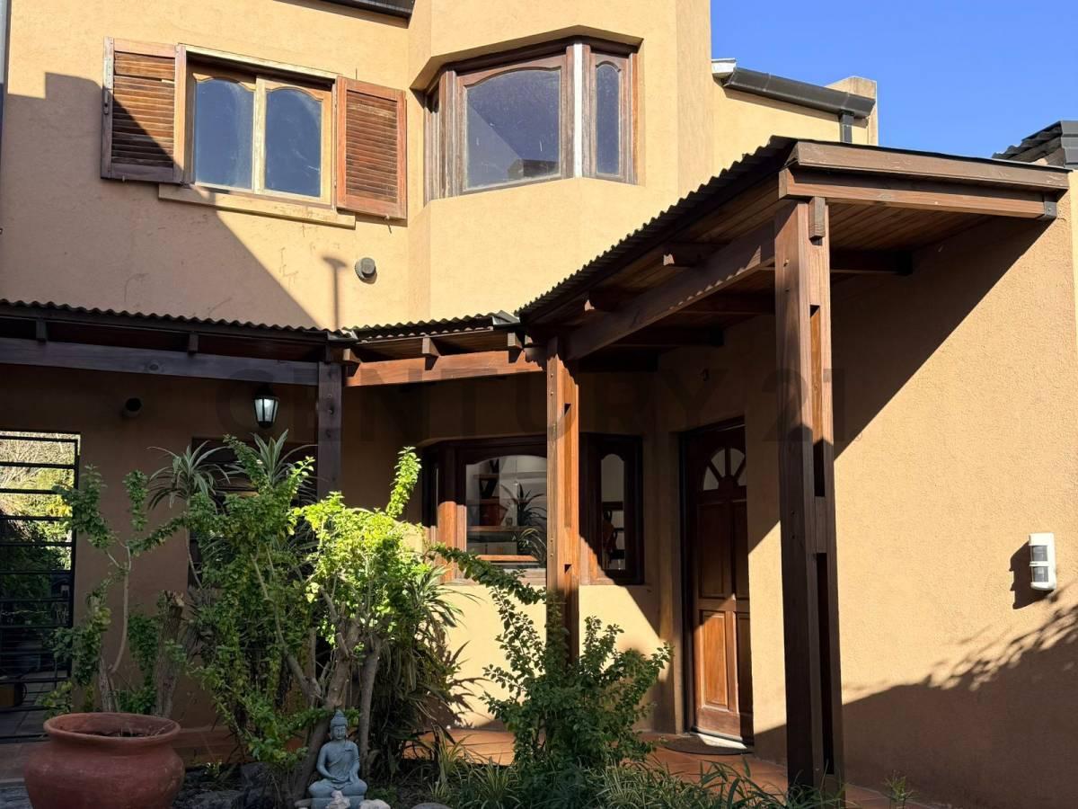 Casa en venta en La Plata, 3 dormitorios — foto 1