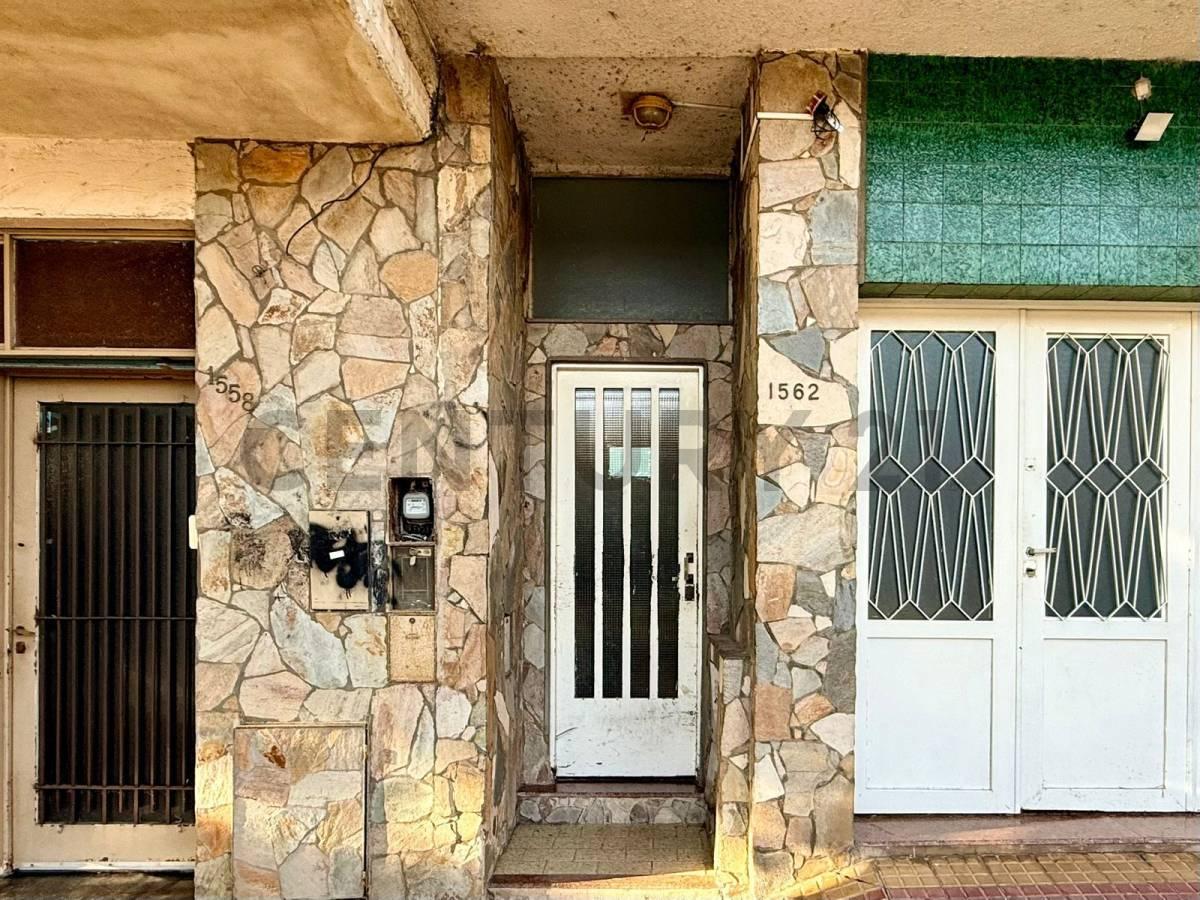Monoambiente en venta en La Plata, a refaccionar — foto 1