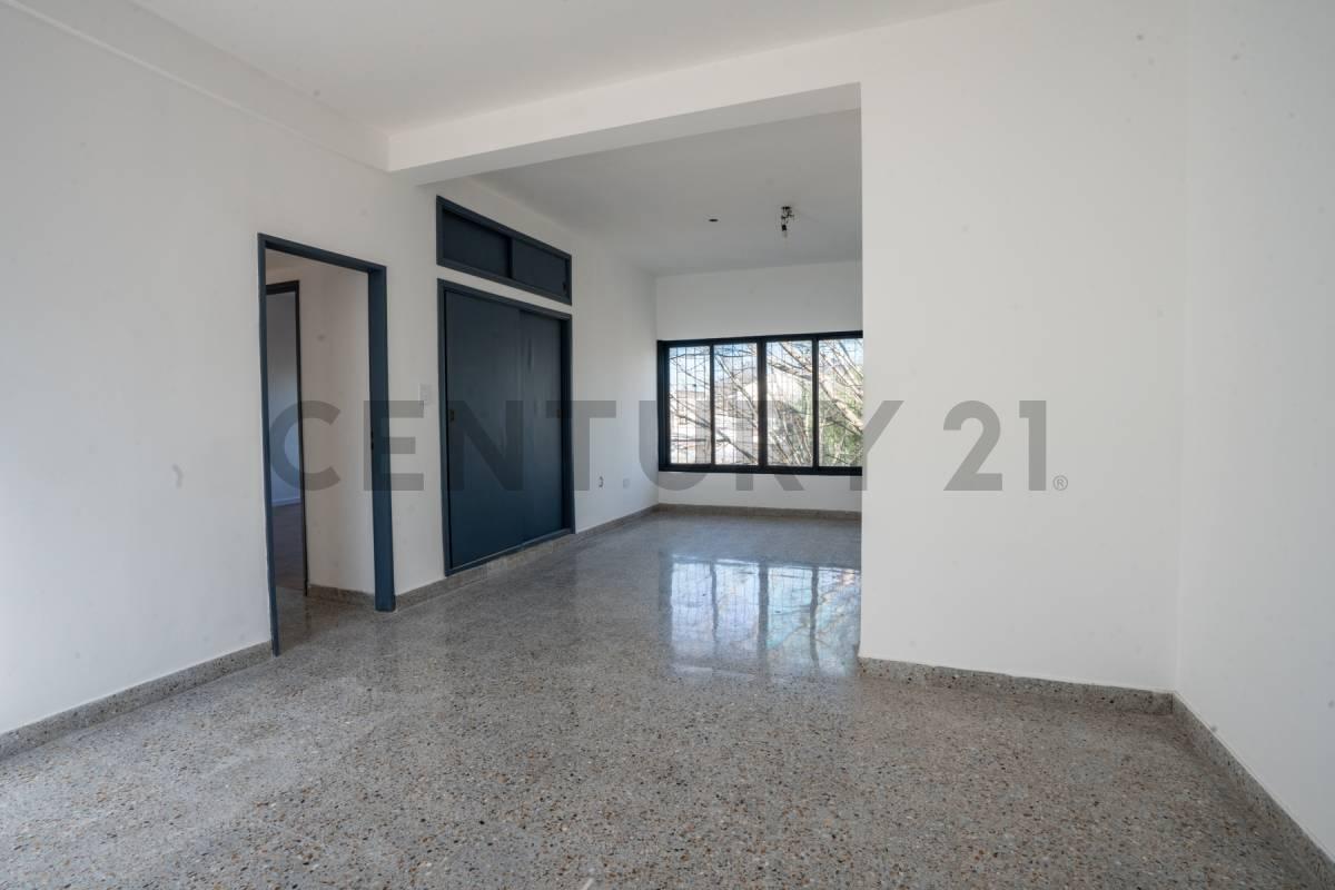 GALPON y DEPARTAMENTOS EN VENTA EN RINGUELET — foto 1