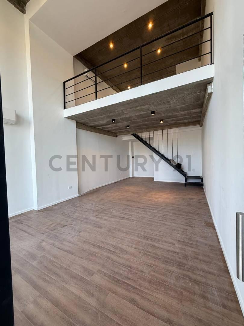 Local comercial en alquiler en City Bell – sobre Calle 467 – 64,70 m² — foto 1