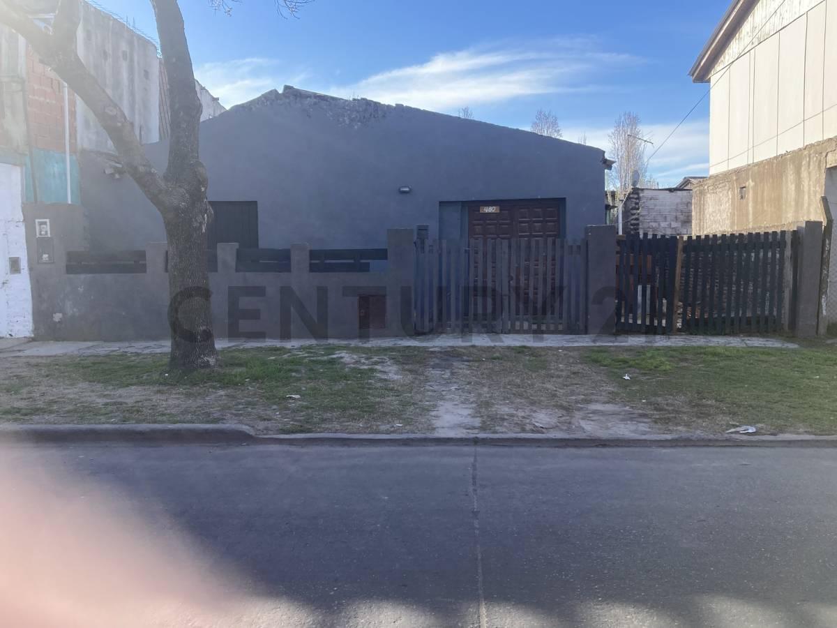 Propiedad con carpintería y vivienda – Excelente ubicación — foto 1