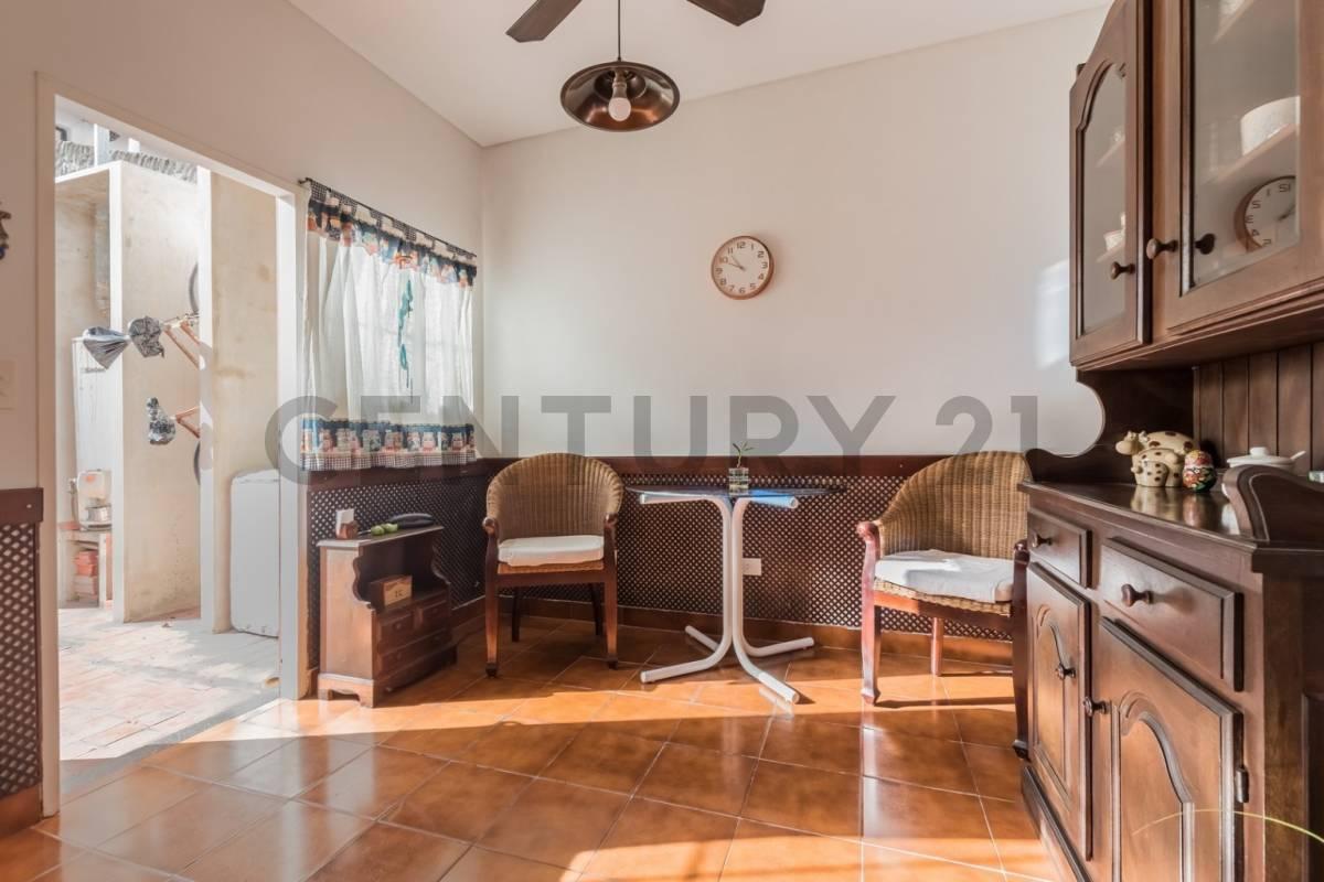 VENTA Casa Lote Propio 4 Ambientes con Patio - San Isidro — foto 1