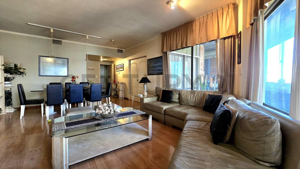 En Venta Piso de 4 ambientes al frente, con dependencia servicio, Cochera y Baulera. Amenities. — foto 1