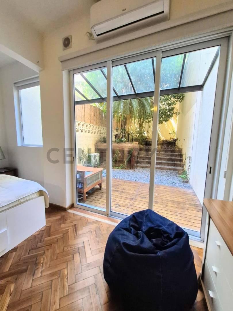 EN VENTA MONOAMBIENTE TOTALMENTE REFACCIONADO CON AMPLIO DECK Y JARDÍN PROPIO EN PLENO RECOLETA. — foto 1