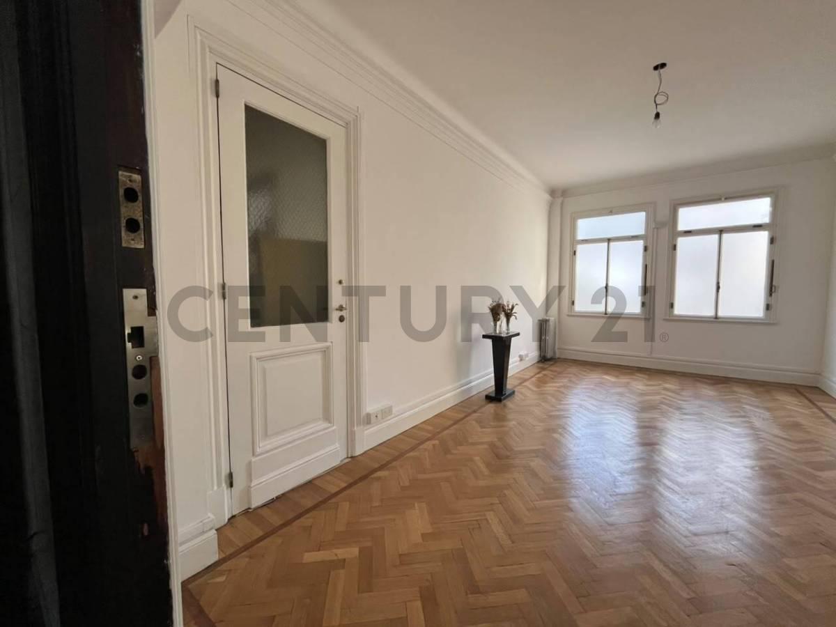 Elegante oficina comercial en alquiler en Microcentro — foto 1