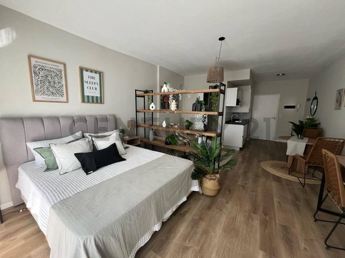 VENTA MONOAMBIENTE PISO 5 MUY LUMINOSO DE 43 METROS FRENTE AV LIBERTADOR — foto 1