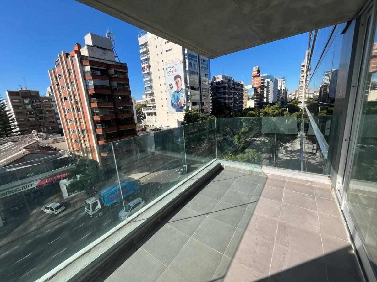 EN VENTA MONOAMBIENTE CON BALCÓN AL FRENTE, MUY LUMINOSO, OPCION COCHERA, BELGRANO. — foto 1
