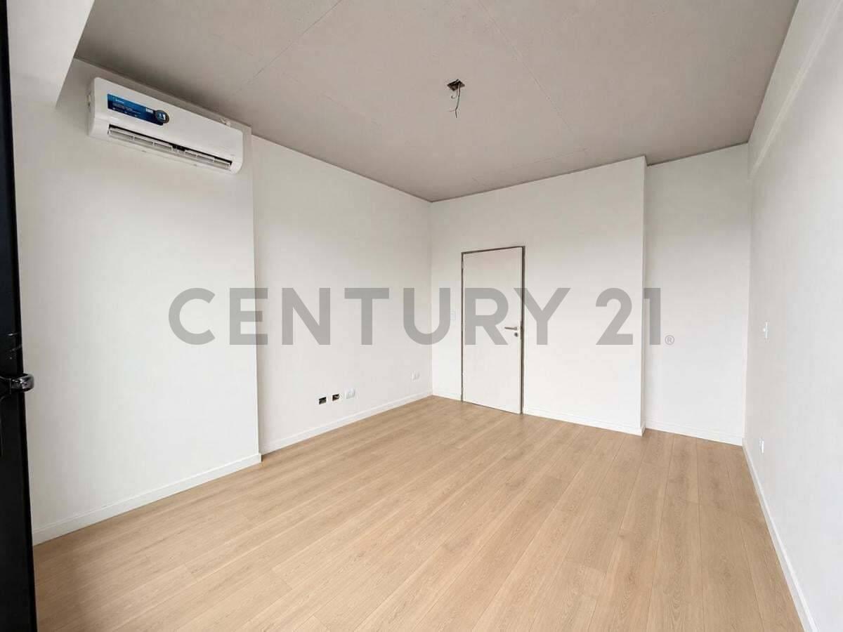 Venta Departamento Dos Ambientes con Terraza muy luminoso Privada Piso Alto en Belgrano — foto 1