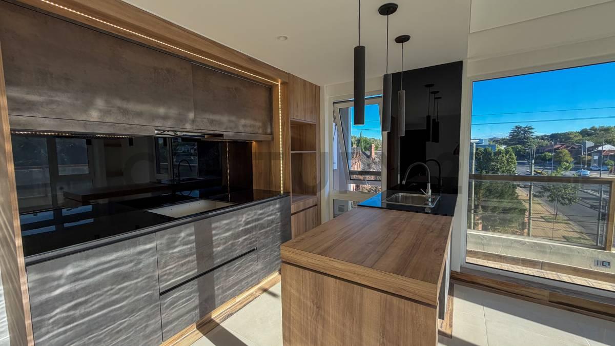 VENTA A ESTRENAR PISO CON BALCON TANDIL — foto 1