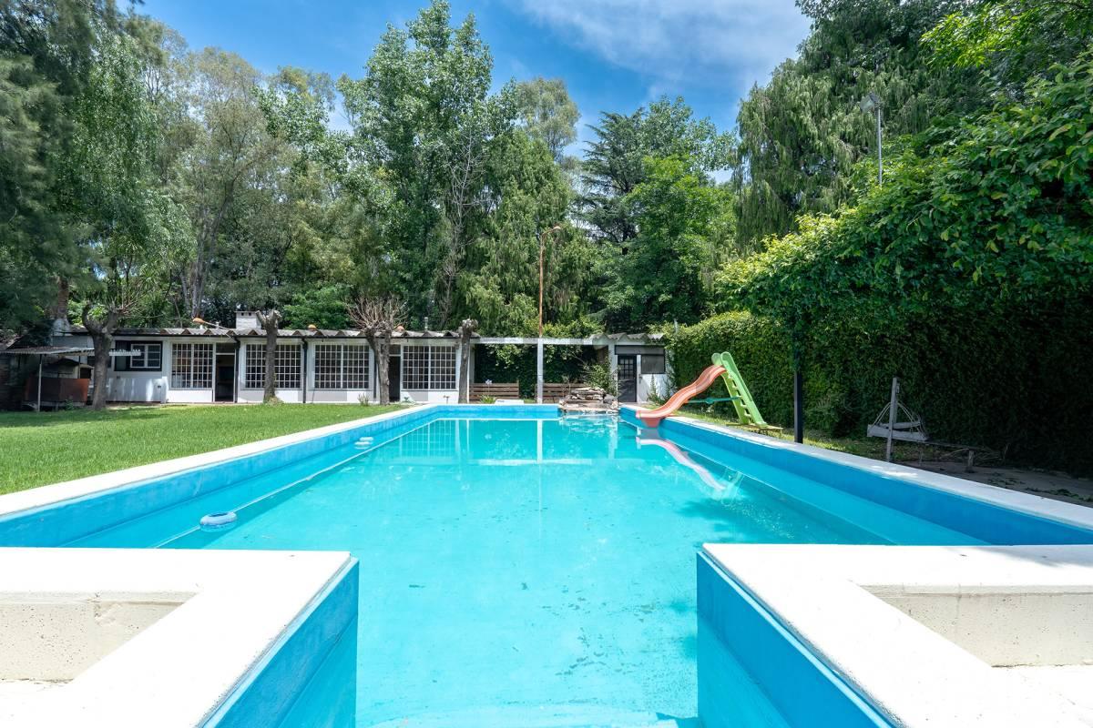 VENTA CASA 5 AMB JARDIN QUINCHO PILETA 1500M2 PARQUE LELOIR PERMUTA — foto 1