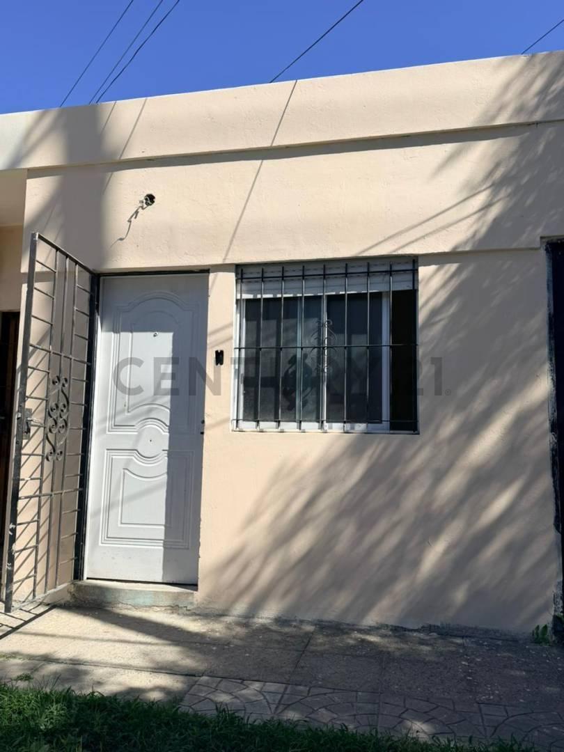 ALQUILER CASA 2 AMB ITUZAINGO — foto 1