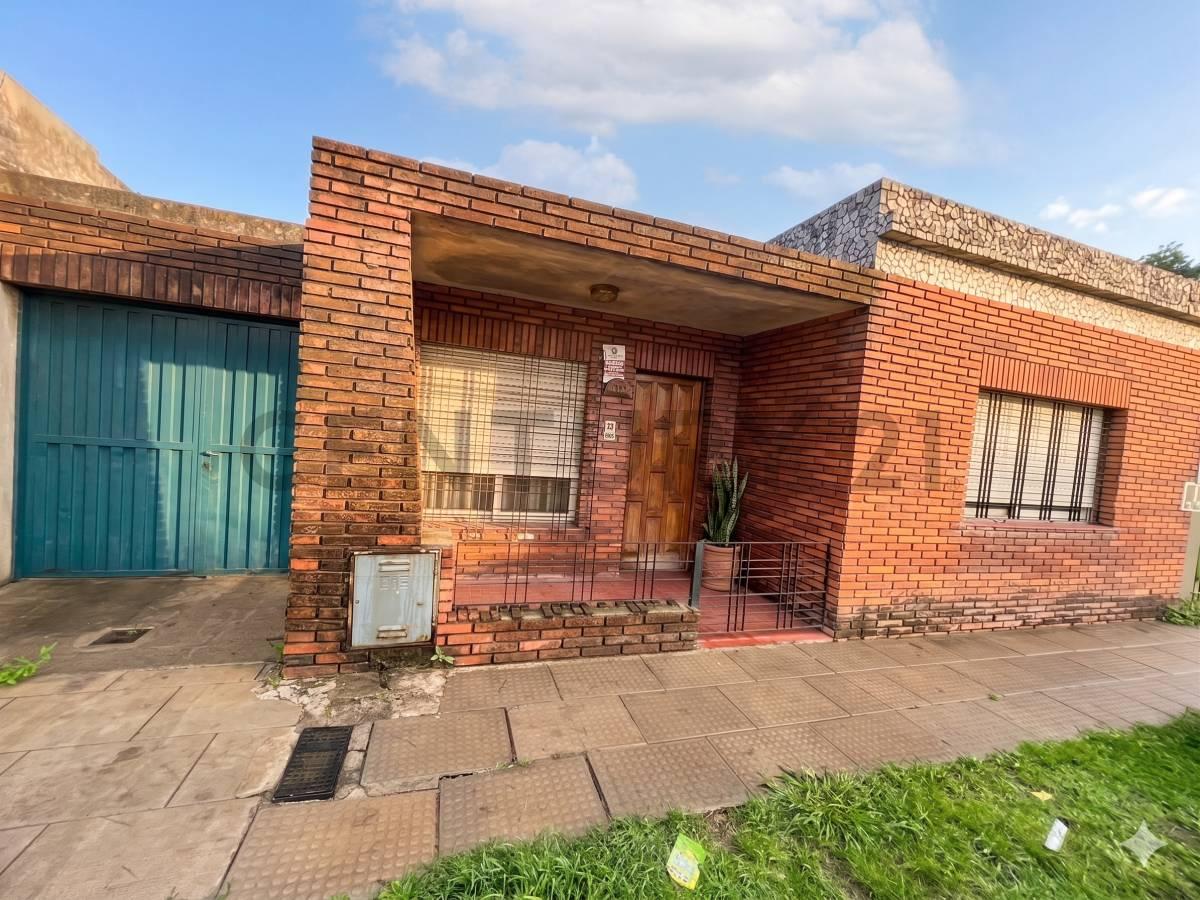 VENTA CASA 4 AMBIENTES MORON SUR A RECICLAR — foto 1