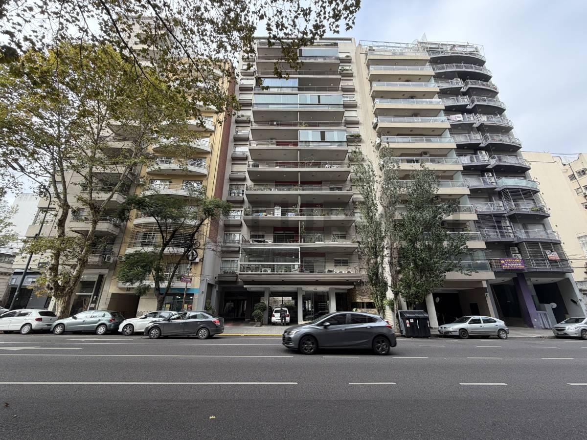 DEPARTAMENTO 3 AMBIENTES VENTA CABALLITO NORTE AL FRENTE CON DOBLE COCHERA — foto 1