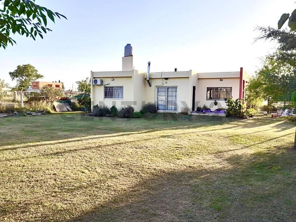 VENTA CASA 3 AMBIENTES FCO ALVAREZ AMPLIO LOTE — foto 1