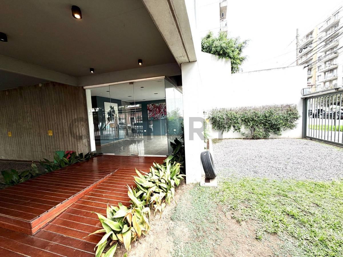 Venta departamento 2 ambientes Morón centro con balcón y terraza con parrilla bajas expensas — foto 1
