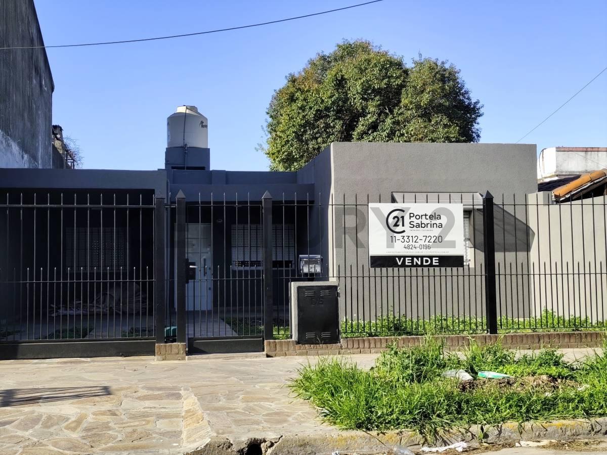 Casa de 3 ambientes en lote propio de 370m2 totalmente remodelada a nueva — foto 1