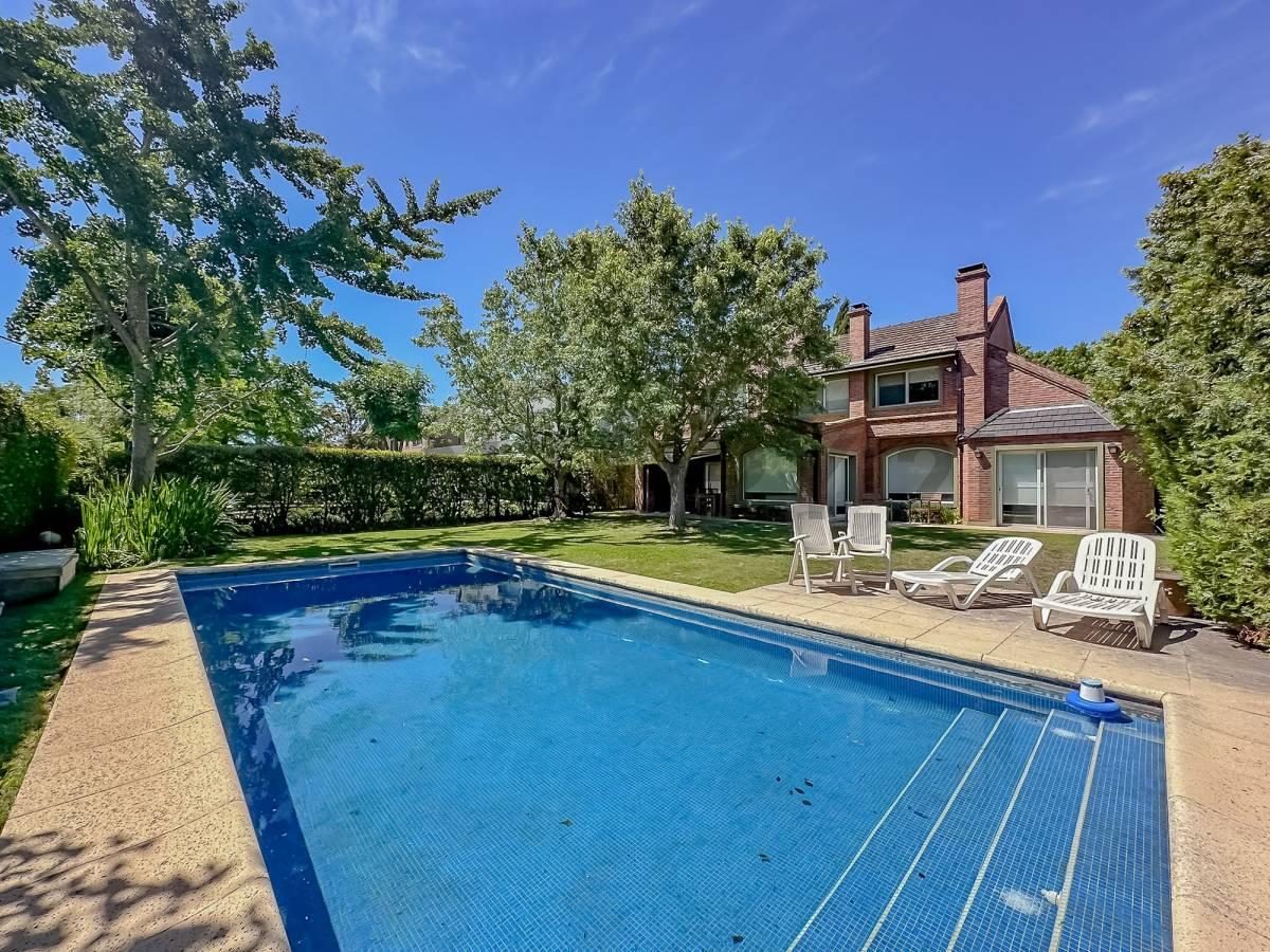 Apto Crédito Casa 6 amb c/parque y pileta — foto 1