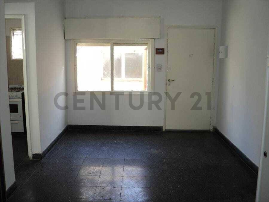 VENTA-PERMUTA MONOAMBIENTE -FLORES-SIN EXPESAS — foto 1
