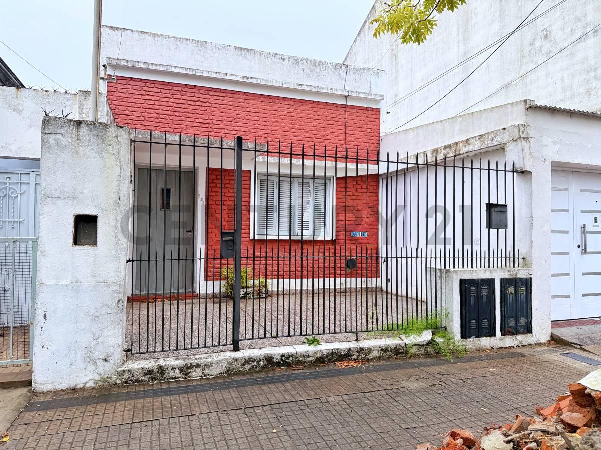 En venta 2 dormitorios con patio en La Plata — foto 1