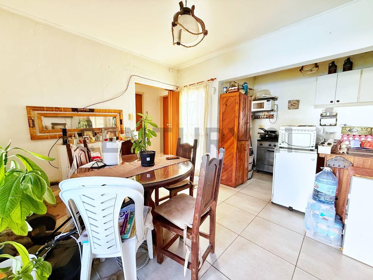Casa en venta en Parque Castelli sobre lote de 300 m² – venta en bloque con gran potencial — foto 1