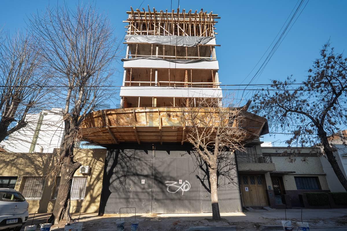 VENTA EN POZO DE DEPARTAMENTO DE 1 DORMITORIO EN LA PLATA — foto 1