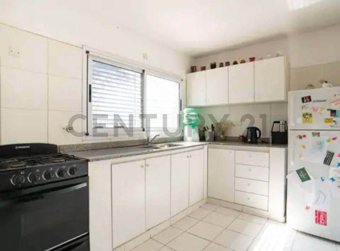 Casa en venta de 3 dormitorios en Tolosa — foto 1