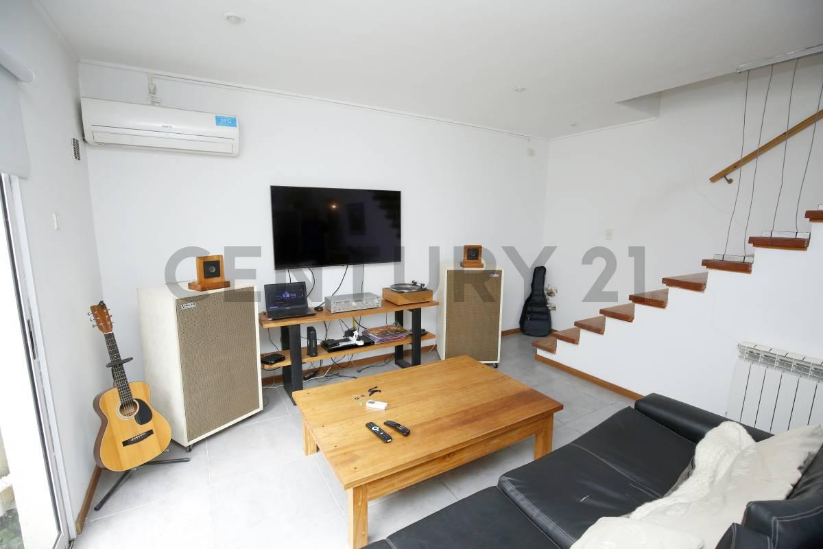 Casa tipo dúplex en venta en La Plata, Gonnet — foto 1