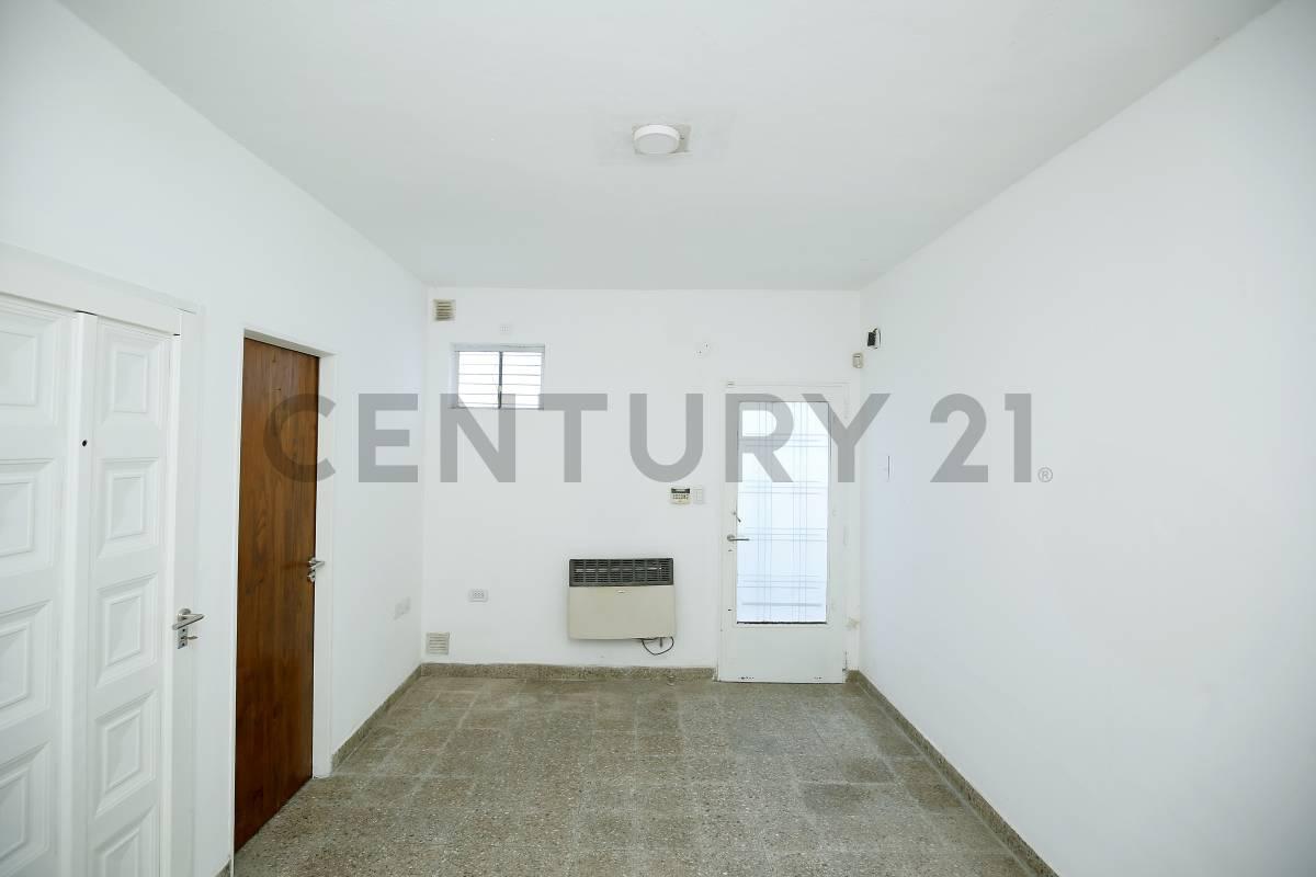 CASA EN VENTA EN LA PLATA TIPO DUPLEX — foto 1